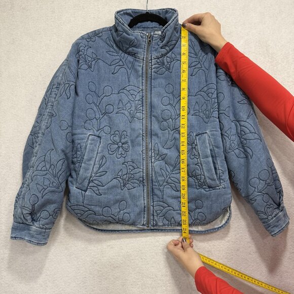 Sundance Jacket Womens Small Blue Denim Quilted Floral Zip Stand Collar Puffer - Picture 3 of 9